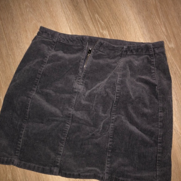 Mini skirt - Picture 2 of 3